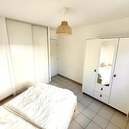 - Close To Tramway * Montpellier